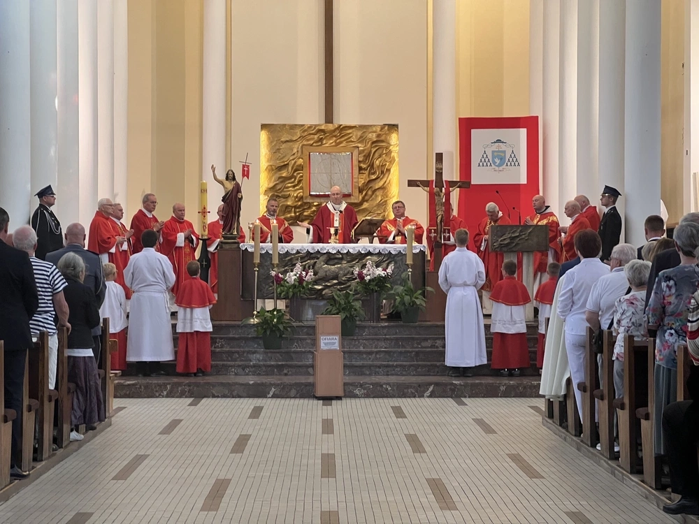 Rozpoznaj Miasta W Których Odbyły Się Uroczystości żałobne Chorzów: odbyły się uroczystości ku czci św. Floriana, patrona miasta