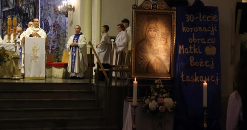 Odpust ku czci Matki Bożej Łaskawej w kościele franciszkanów