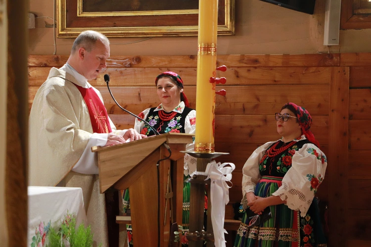 Poświęcenie chorągwi procesyjnej w Słupi