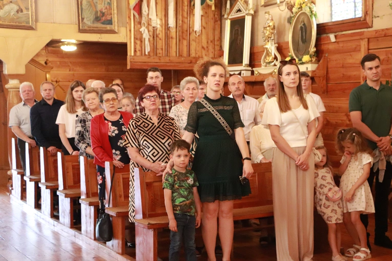 Poświęcenie chorągwi procesyjnej w Słupi