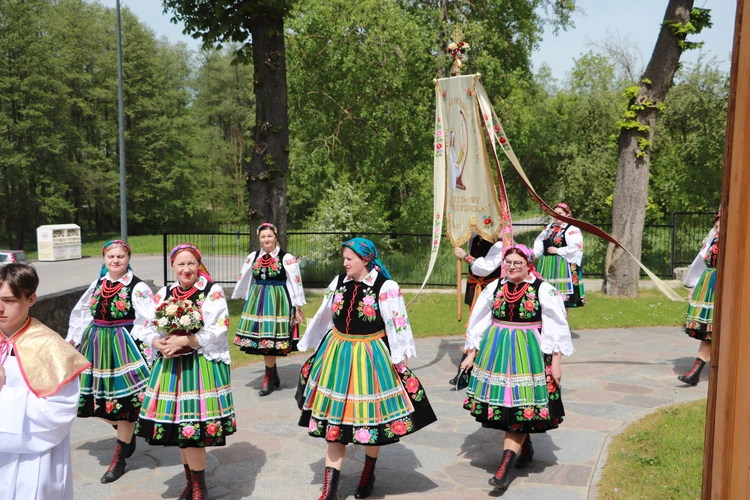 Poświęcenie chorągwi procesyjnej w Słupi