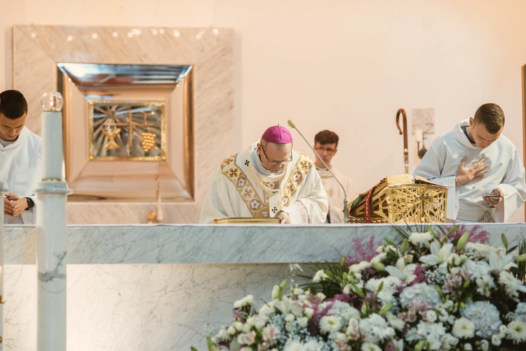 Poświęcenie konfesjonałów u bł. Doroty