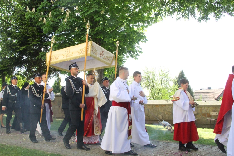 Uszew. 200 lat od konsekracji kościoła