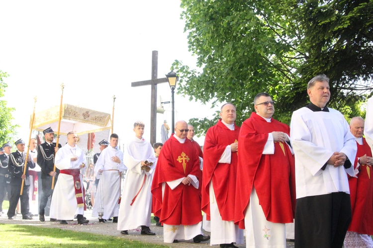 Uszew. 200 lat od konsekracji kościoła