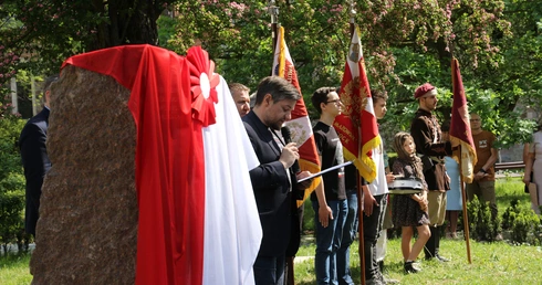 Płock. Od pomnika do żywej pamięci