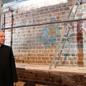 Renowacja polichromii w prezbiterium fary