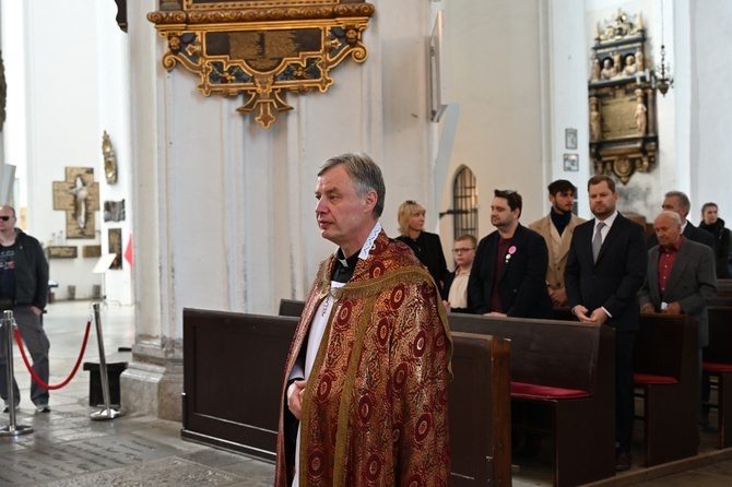 Modlitwa za radnych i władze Gdańska w bazylice Mariackiej