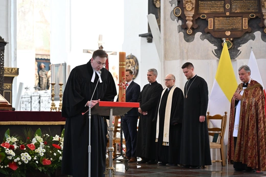 Modlitwa za radnych i władze Gdańska w bazylice Mariackiej