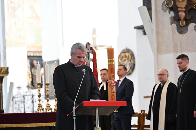Modlitwa za radnych i władze Gdańska w bazylice Mariackiej