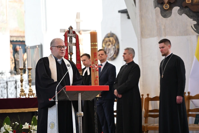 Modlitwa za radnych i władze Gdańska w bazylice Mariackiej