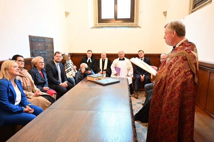 Modlitwa za radnych i władze Gdańska w bazylice Mariackiej