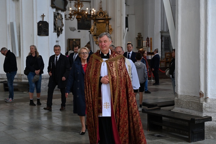 Modlitwa za radnych i władze Gdańska w bazylice Mariackiej