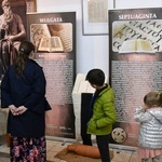 Wystawa o historii Bibilii w zielonogórskiej bibliotece