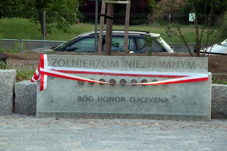 Odsłonięcie pomnika Żołnierzy Wyklętych we Wrocławiu