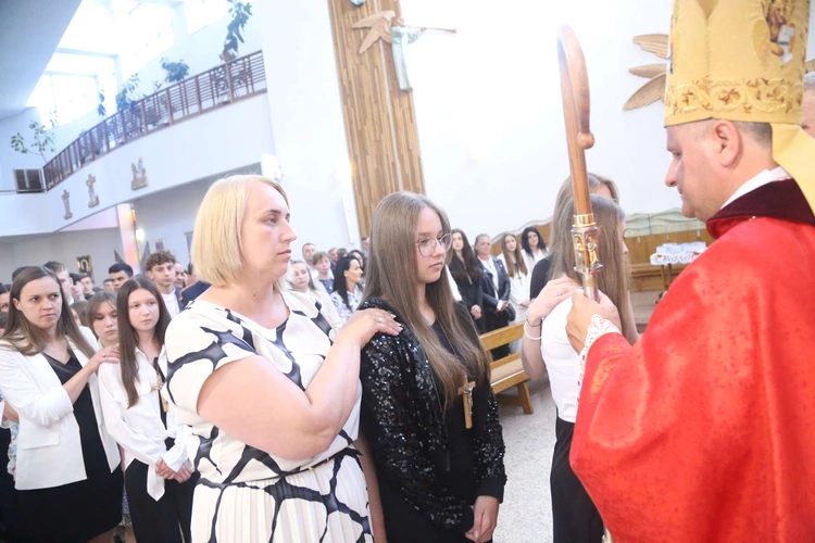 Bierzmowanie w Łękach Górnych