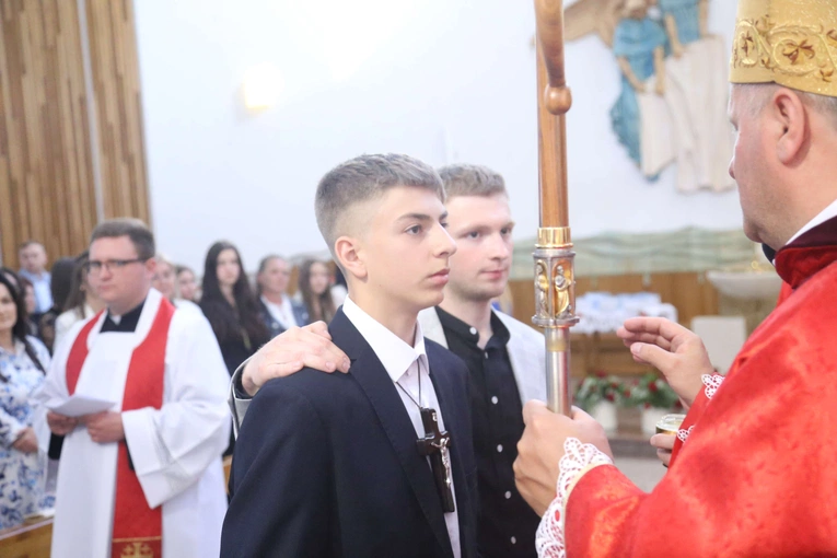 Bierzmowanie w Łękach Górnych