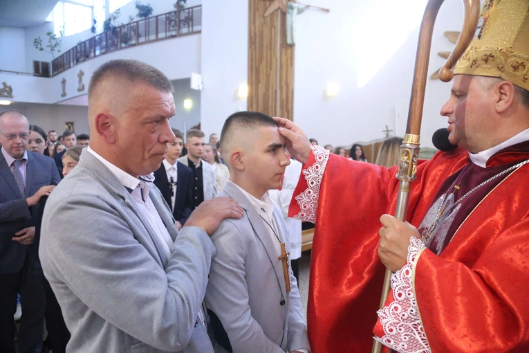 Bierzmowanie w Łękach Górnych