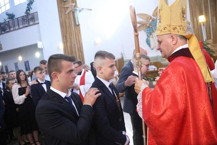 Bierzmowanie w Łękach Górnych