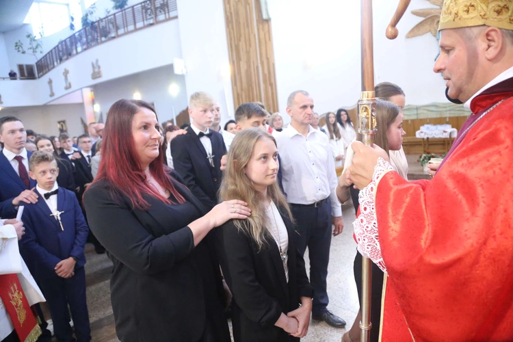 Bierzmowanie w Łękach Górnych