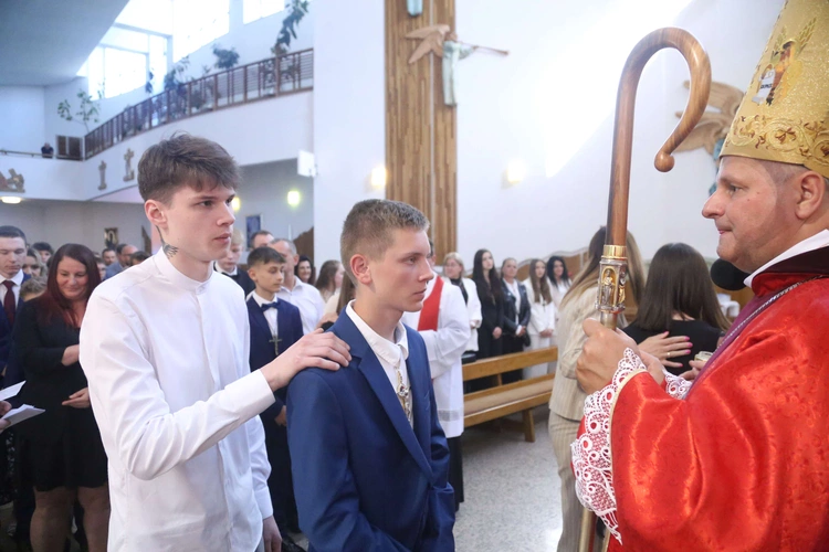 Bierzmowanie w Łękach Górnych