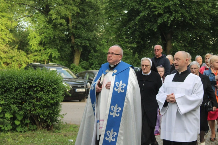 Ciechanów. Nabożeństwo majowe na Farskiej Górze