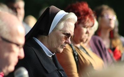 Ciechanów. Nabożeństwo majowe na Farskiej Górze