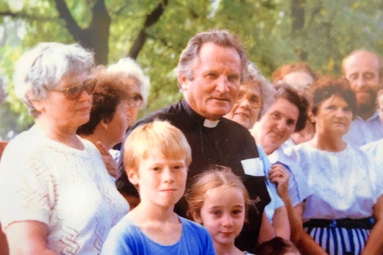 Książka "Ksiądz Marceli Prawica. Opowieść o dobrym człowieku"