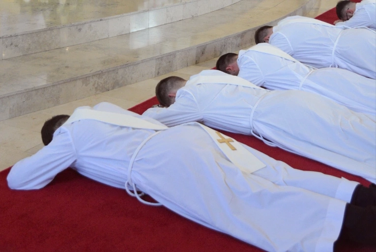 Odezwa w związku ze święceniami kapłańskimi