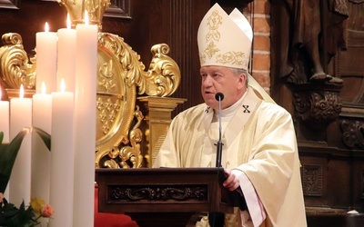 Abp Kupny: Kościół musi zwracać więcej uwagi na adorację