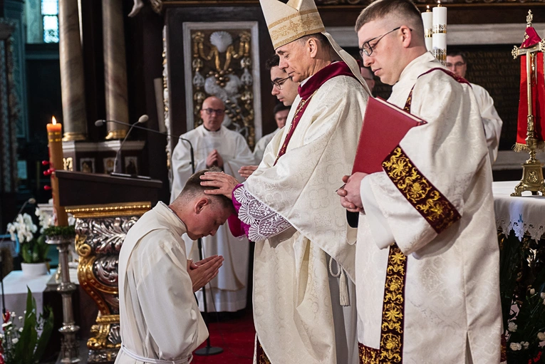 Święcenia diakonatu