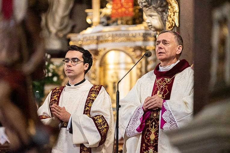 Święcenia diakonatu