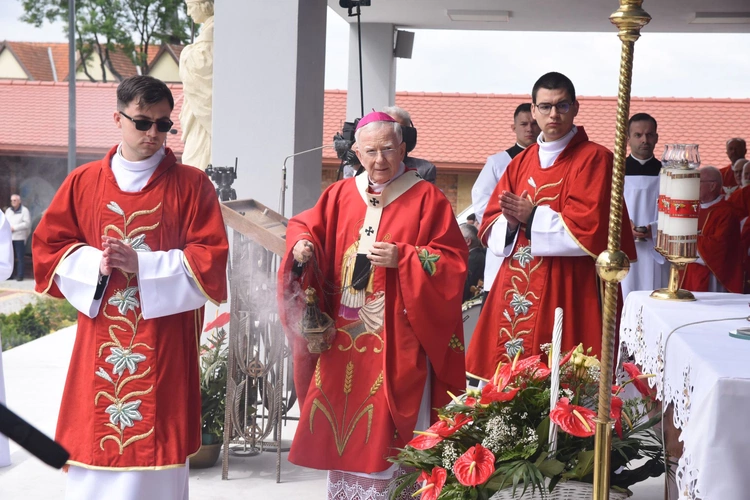 Abp Jędraszewski w Szczepanowie