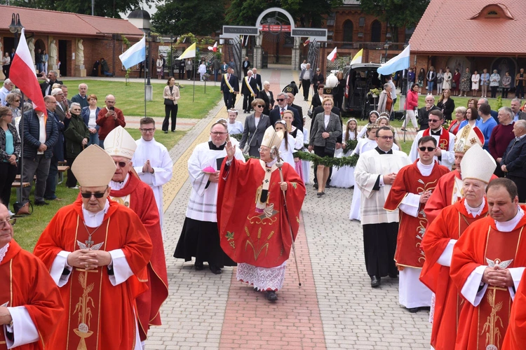 Abp Jędraszewski w Szczepanowie