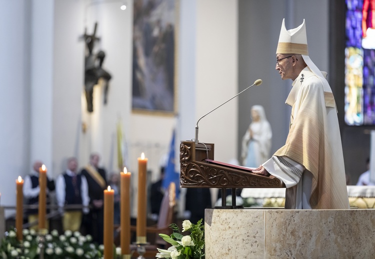 - Chrystus nie chce twojej doskonałości, Chrystus chce twojej ufności! Jeśli kapłaństwo będziesz budował na własnej doskonałości, przegrasz, rozleci ci się ono, a ty się nawet nie spostrzeżesz kiedy - mówił w homilii abp Adrian Galbas.