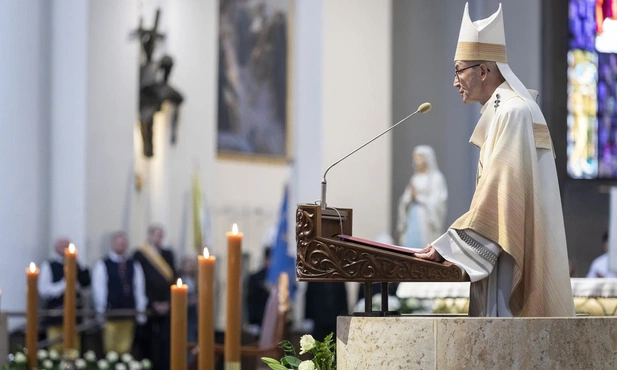 Abp Galbas podczas święceń: masz być księdzem płomiennym, a nie plemiennym. Głosisz w imieniu Kościoła