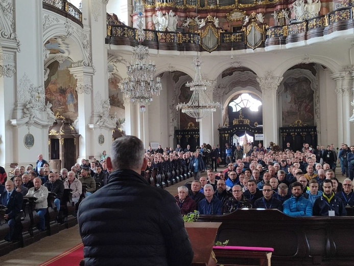 Męska pielgrzymka w Krzeszowie