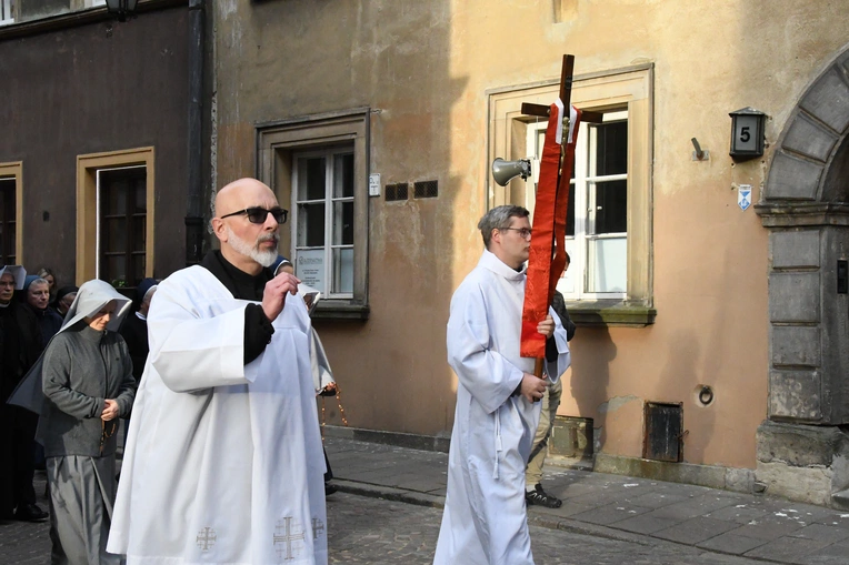 Procesja z zabytkową figurą Matki Bożej Łaskawej