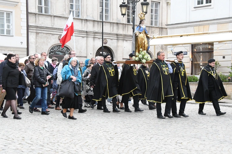 Procesja z zabytkową figurą Matki Bożej Łaskawej
