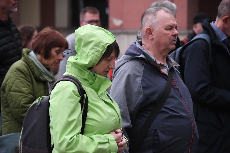 Procesja z zabytkową figurą Matki Bożej Łaskawej