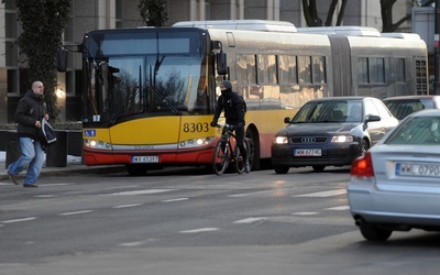 Utrudnienia w związku z pożarem autobusów w Bytomiu