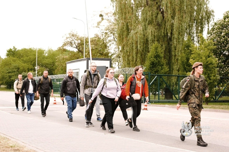 Nowi ochotnicy przez osiem kolejnych weekendów będą zgłębiać tajniki wojskowego rzemiosła.