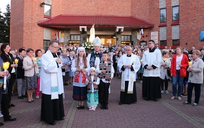 Modlitwie i procesji różańcowej przewodniczył bp Marek Solarczyk.