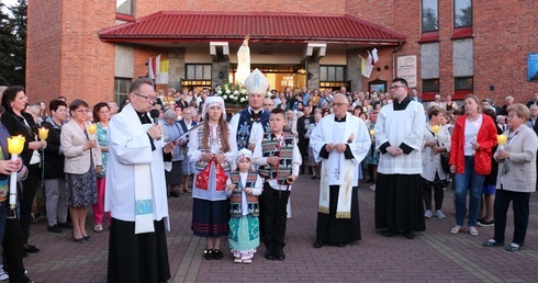 Modlitwie i procesji różańcowej przewodniczył bp Marek Solarczyk.