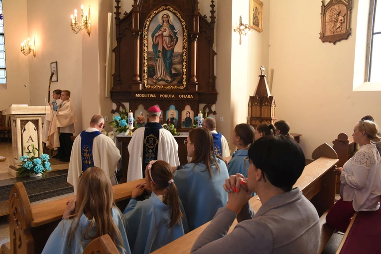 Ołtarz Matki Bożej w Bystrej