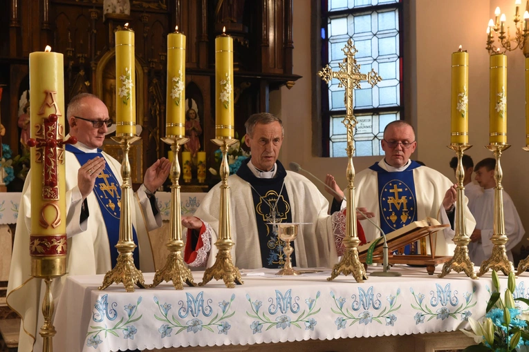 Ołtarz Matki Bożej w Bystrej
