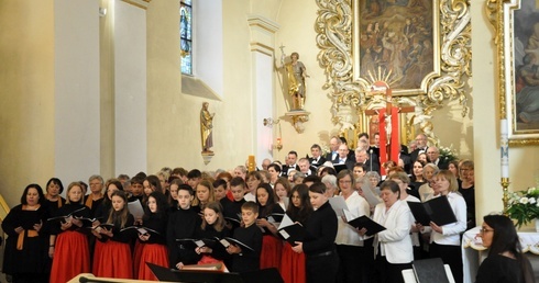 Koncert sześciu chórów w Brożcu