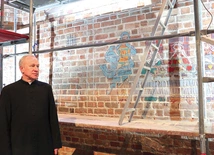 – Cieszy mnie, że nasza świątynia pięknieje – mówi proboszcz ks. Mirosław Nowak.