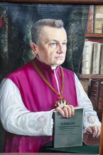 Kapłan był wybitnym badaczem historii Kościoła, społecznikiem i duszpasterzem.