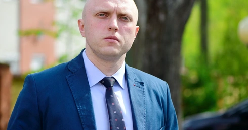 Gra komunistów z warmińskim Kościołem