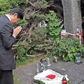 Japoński ambasador przy grobie polskiego bohatera. Dlaczego?